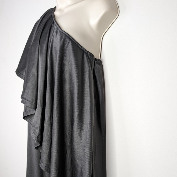 One Arm Off The Shoulder Jumpsuit - Picture 3 of 6